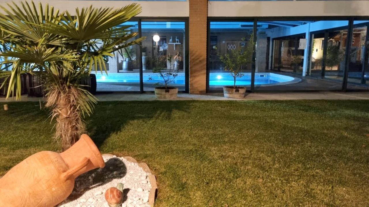 Fontana Oasis Apartments Кастельнуово-дель-Гарда Экстерьер фото