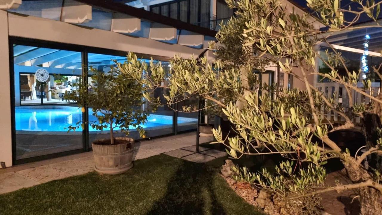 Fontana Oasis Apartments Кастельнуово-дель-Гарда Экстерьер фото
