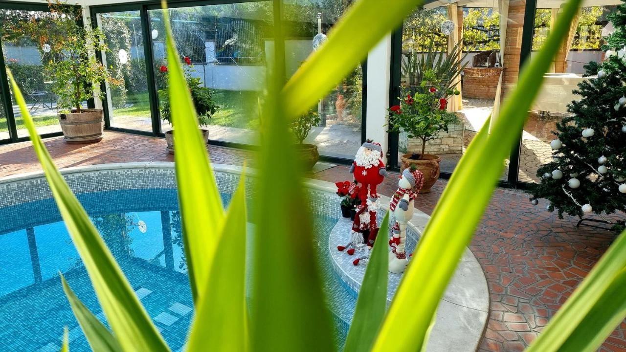 Fontana Oasis Apartments Кастельнуово-дель-Гарда Экстерьер фото