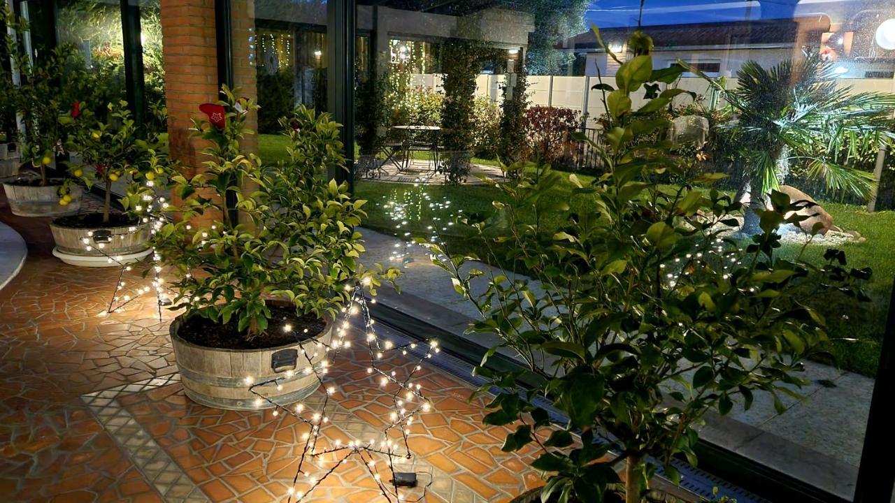 Fontana Oasis Apartments Кастельнуово-дель-Гарда Экстерьер фото
